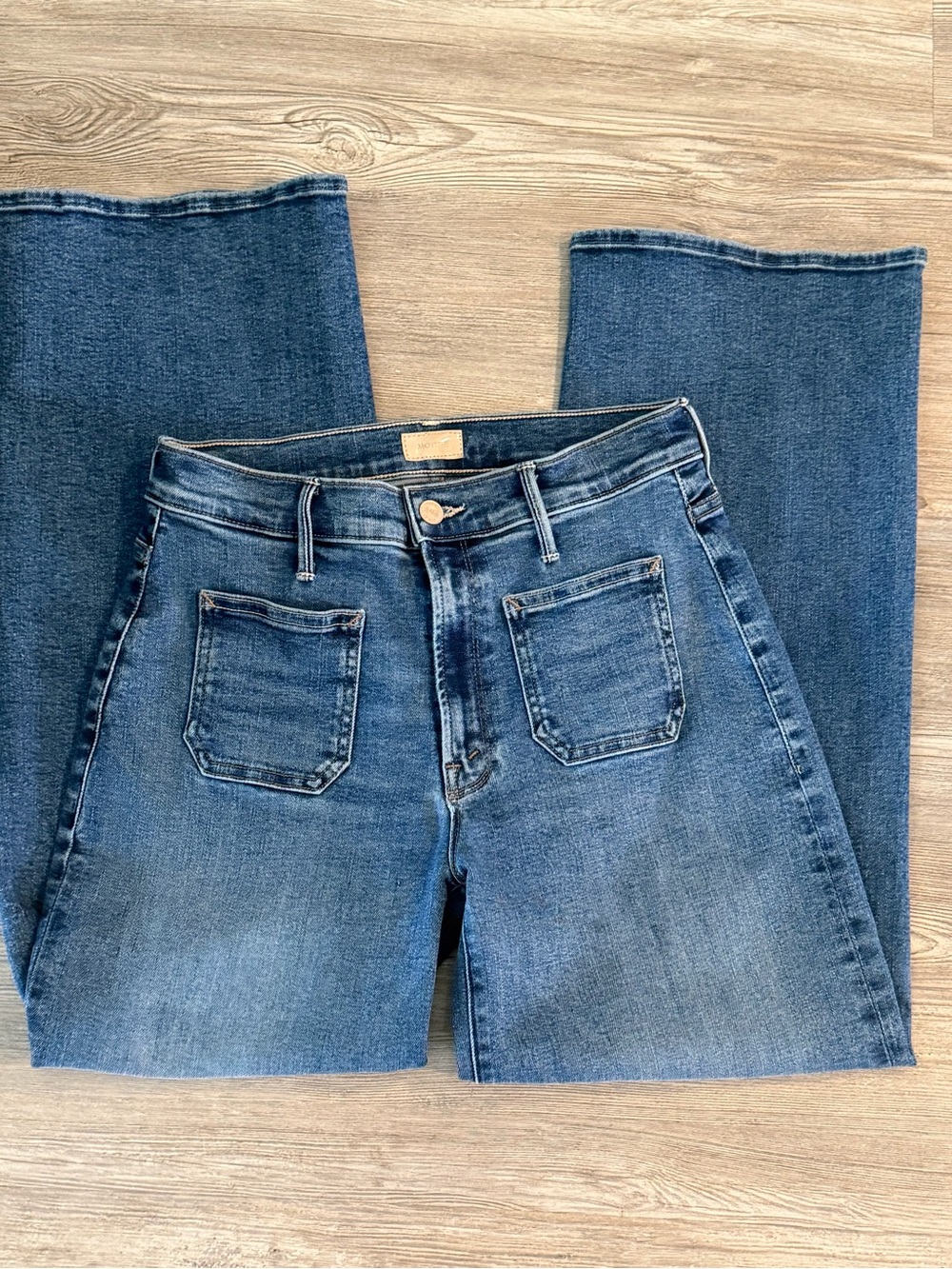 MOTHER Patch Pocket Mid Rise Maven Ankle
Jean